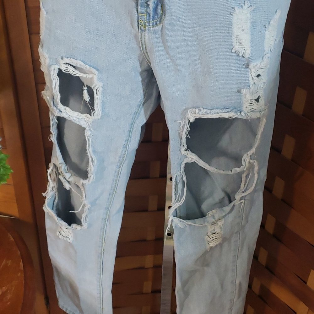 Top Trends Destroyed Denim Jeans View 2
